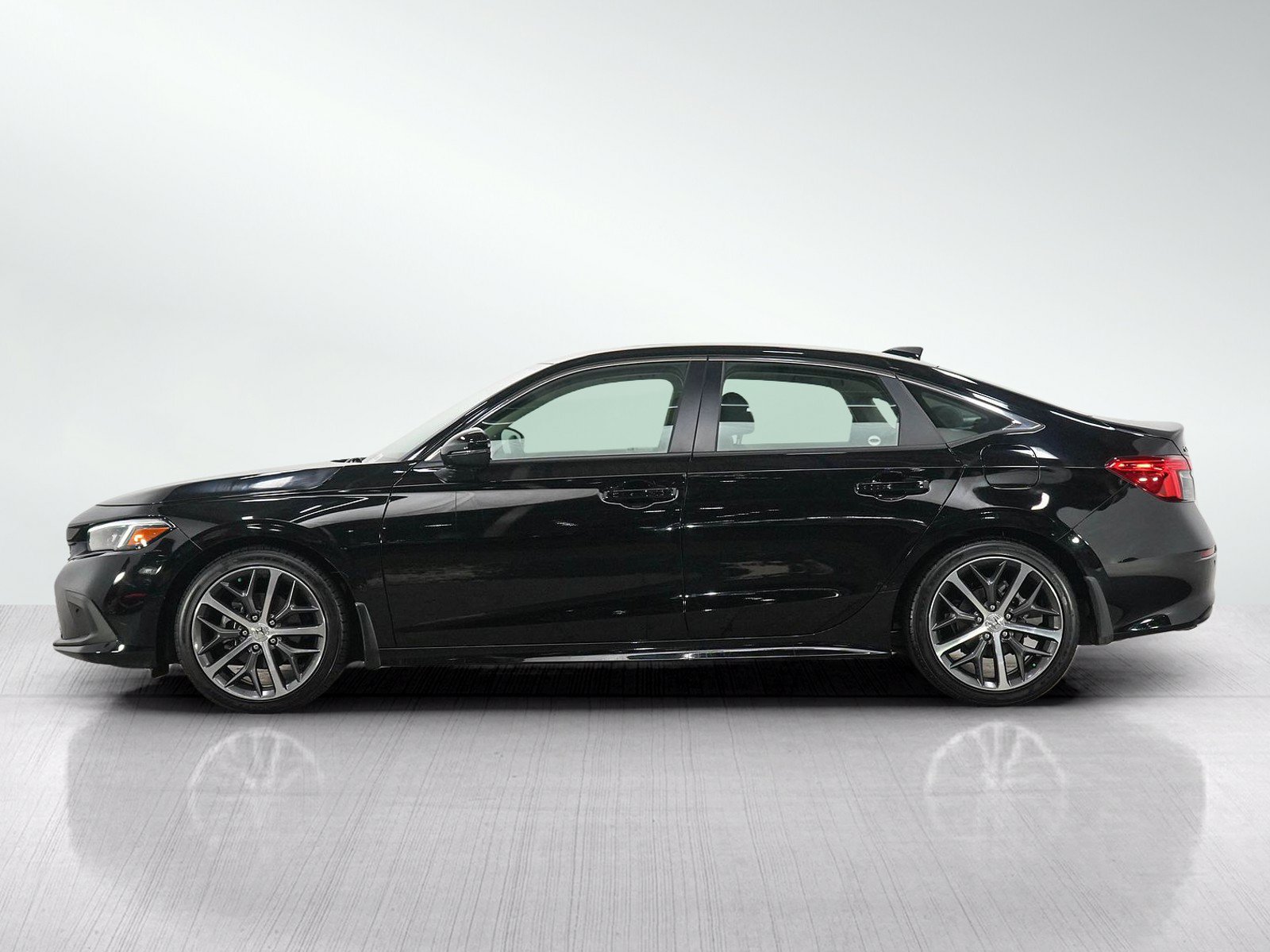 Used 2024 Honda Civic Touring image 2