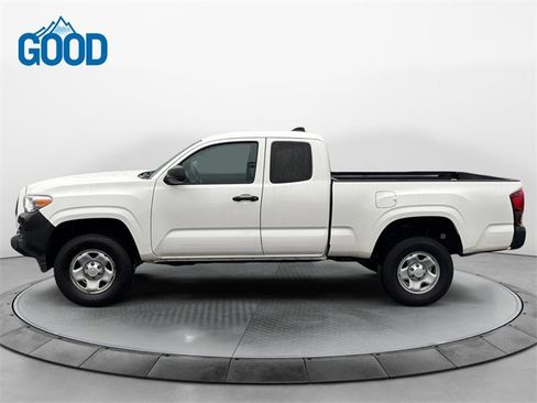 Used 2022 Toyota Tacoma SR image 2