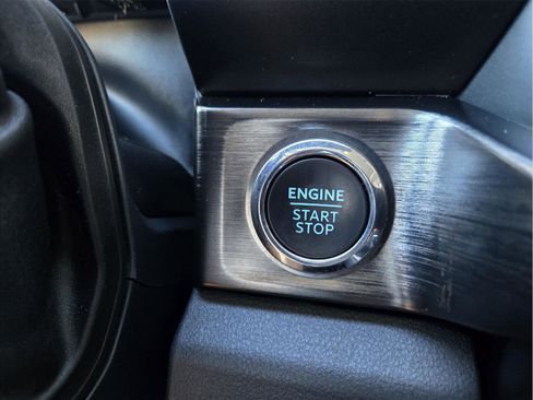 Used 2024 Ford F250 Lariat w/ Tremor Off-Road Package image 39