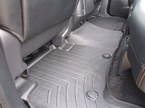 Used 2020 Nissan Armada SL w/ Premium Package image 39