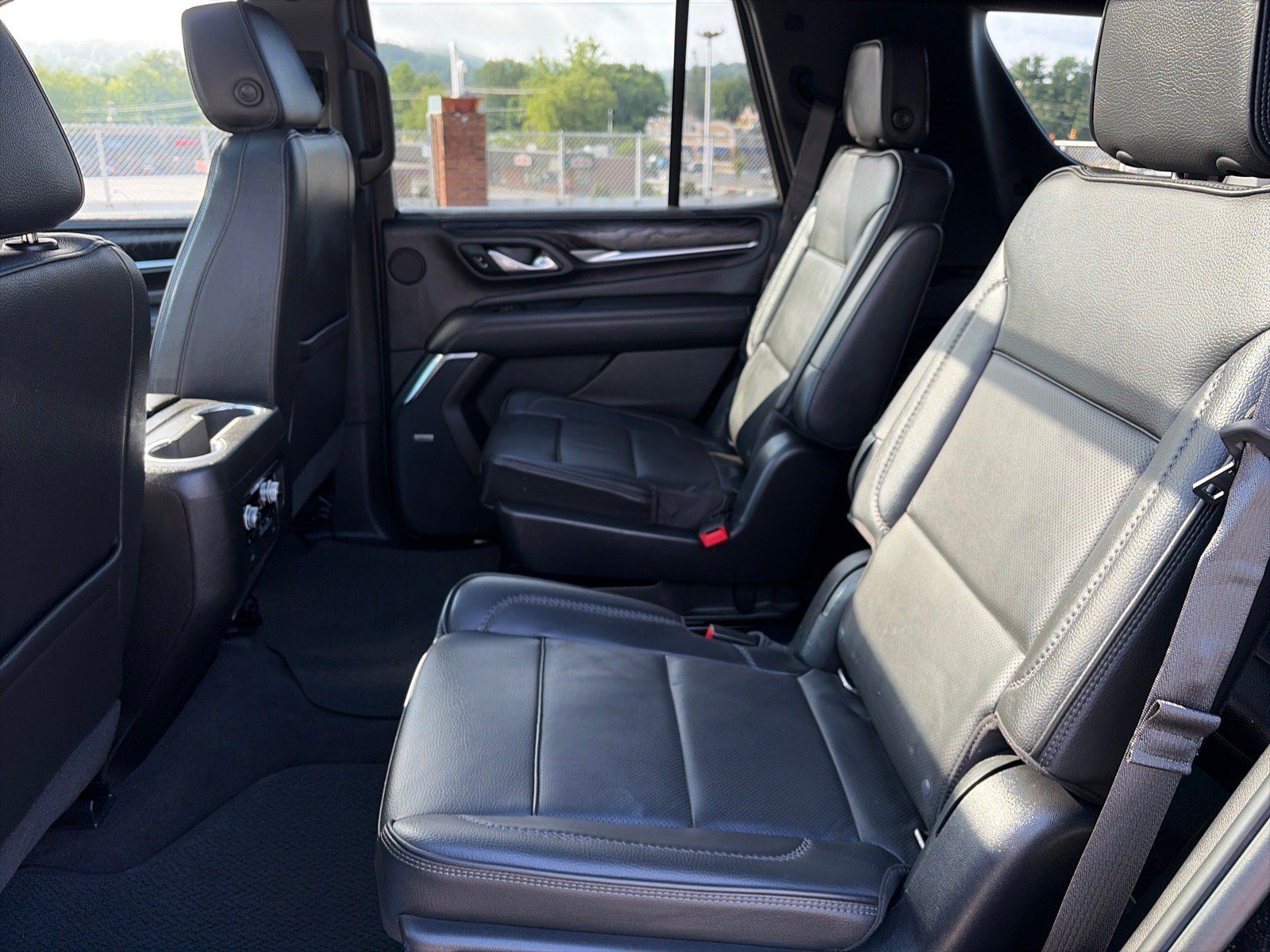 Used 2021 GMC Yukon Denali AWD/4WD image 17