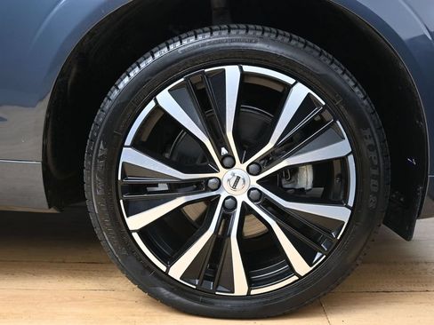 Used 2024 Volvo XC60 B5 Plus w/ Protection Package Premier AWD/4WD image 15