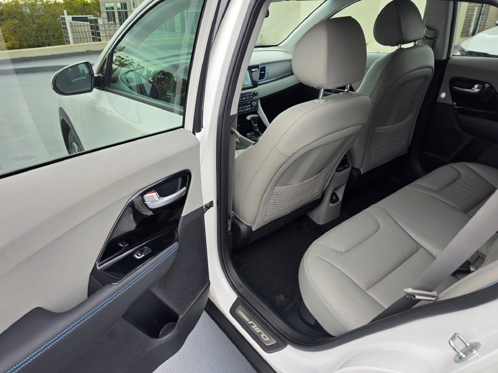 Used 2019 Kia Niro EX Premium FWD image 14