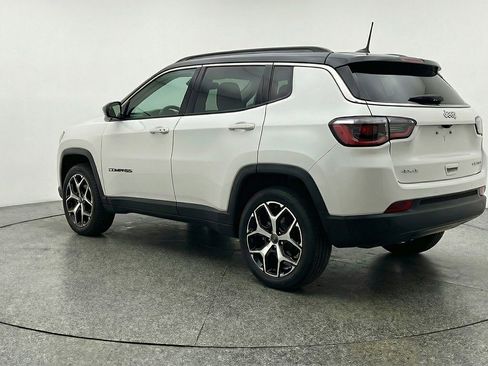 Used 2025 Jeep Compass Limited image 6