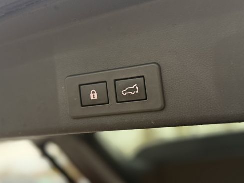 Used 2020 Subaru Ascent Touring image 37