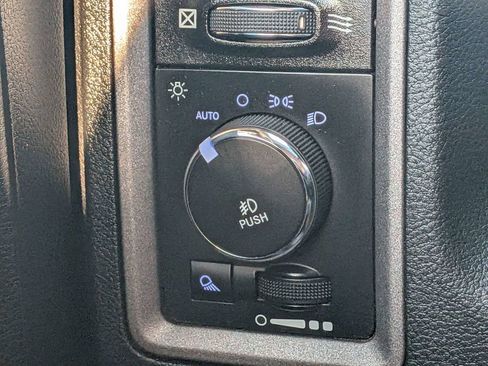 Used 2016 RAM 1500 Express image 21