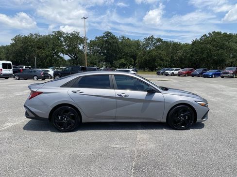 Used 2026 Hyundai Elantra SEL FWD image 9