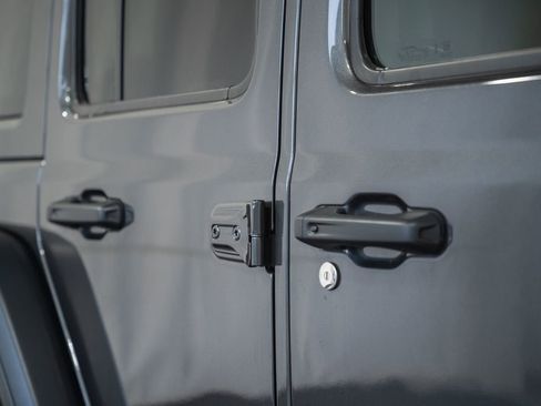 New 2026 Jeep Wrangler Unlimited Rubicon w/ Technology Group image 15