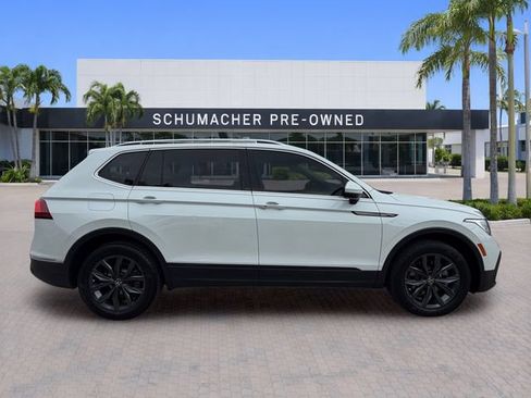 Used 2023 Volkswagen Tiguan SE w/ Panoramic Sunroof Package FWD image 8