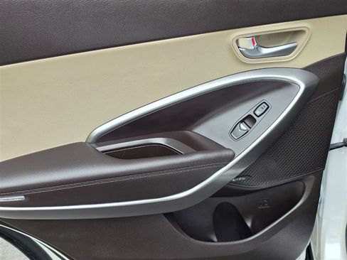 Used 2018 Hyundai Santa Fe Sport w/ 2.4L Tech Package 04 AWD/4WD image 33