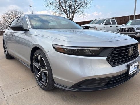 Used 2024 Honda Accord Sport image 2