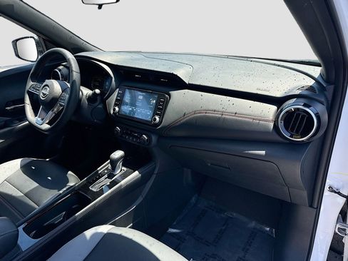 Used 2024 Nissan Kicks SR w/ SR Premium Package FWD image 30