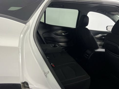 Used 2024 GMC Terrain SLE image 30