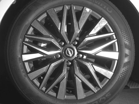 Used 2025 Nissan Altima 2.5 SV FWD image 12