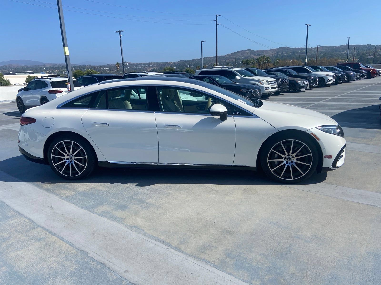 Used 2023 Mercedes-Benz EQS 580 4MATIC Sedan image 3