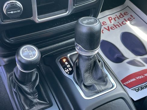 Used 2020 Jeep Wrangler Sport AWD/4WD image 35