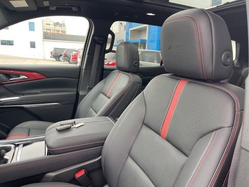 Certified 2025 Chevrolet Traverse RS w/ LPO, Floor Liner Package image 15