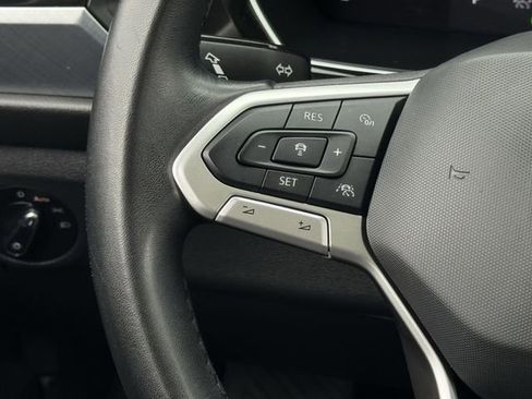 Used 2022 Volkswagen Jetta SE w/ Panoramic Sunroof Package FWD image 12
