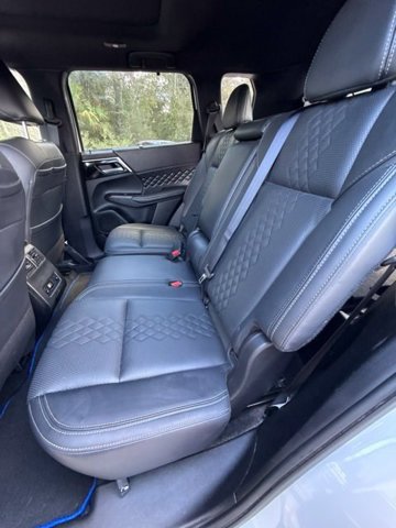 Used 2025 Mitsubishi Outlander SEL Black Edition AWD/4WD image 13