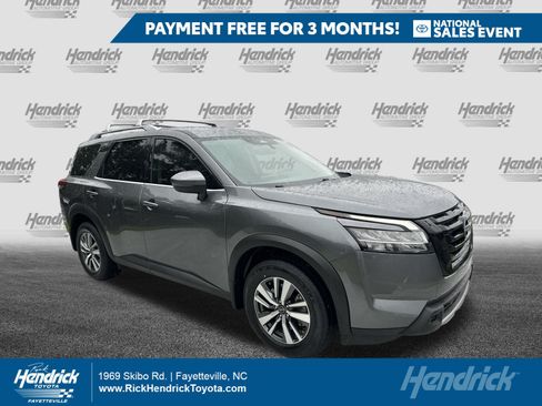Used 2024 Nissan Pathfinder SL w/ Black Appearance Package AWD/4WD image 1