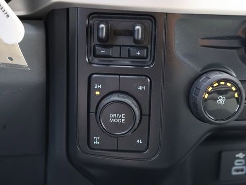 Used 2025 Ford F250 XLT w/ FX4 Off-Road Package image 19