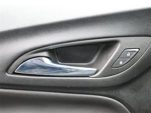 Used 2022 Chevrolet Equinox Premier image 12