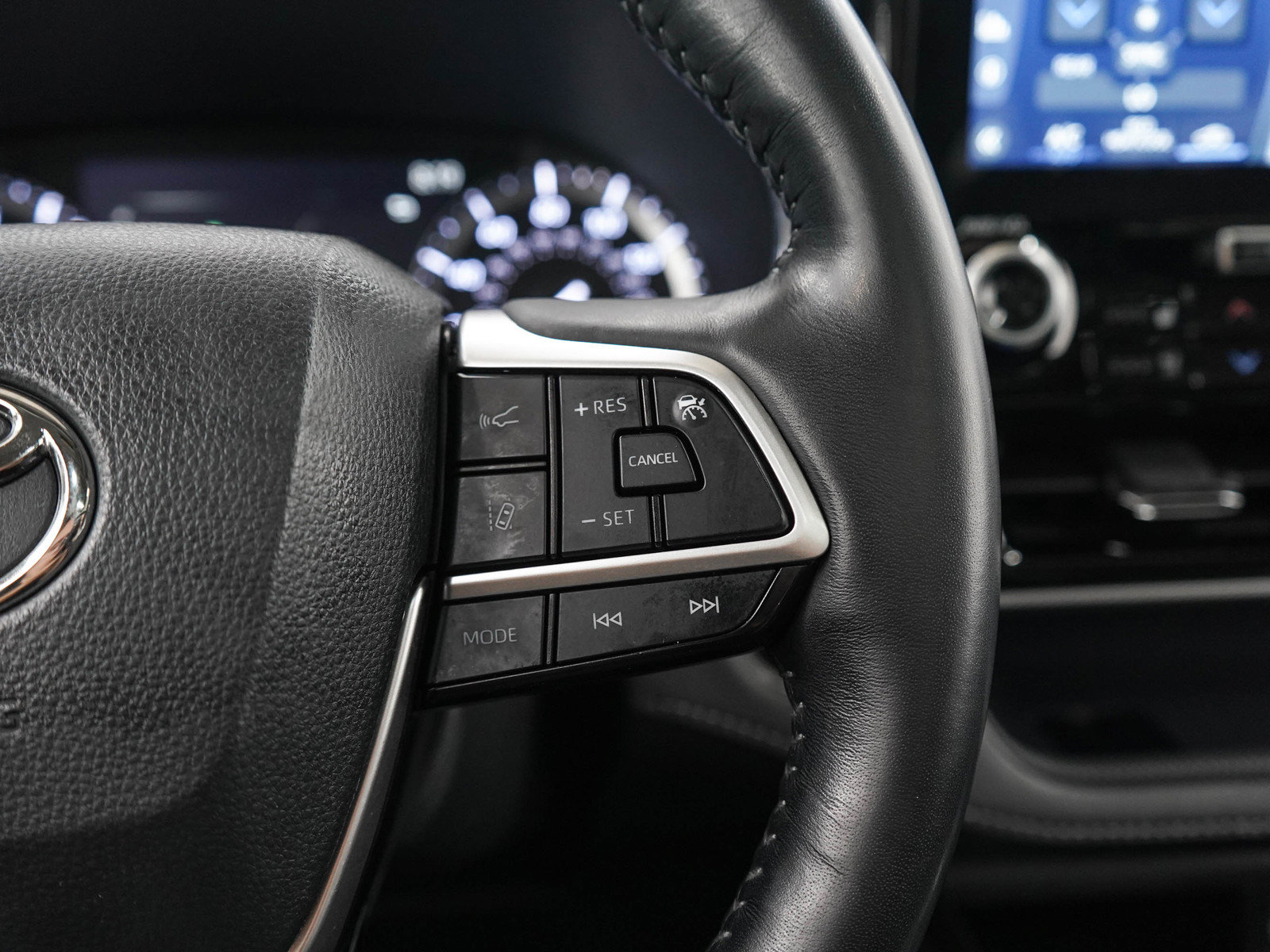 Used 2022 Toyota Highlander Platinum AWD/4WD image 28
