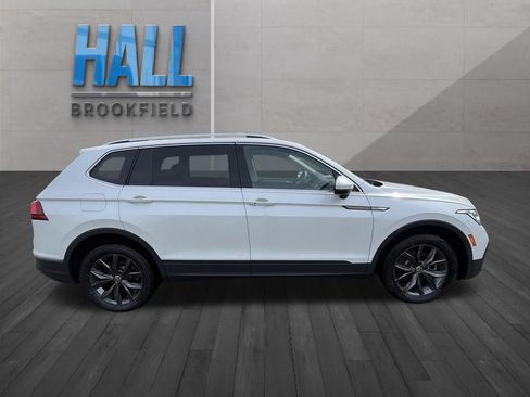 Certified 2023 Volkswagen Tiguan SE w/ Panoramic Sunroof Package AWD/4WD image 7