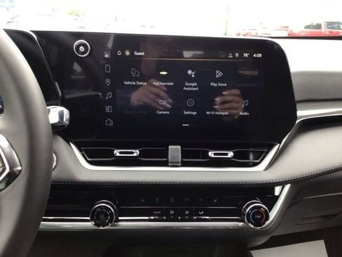 New 2026 Chevrolet Equinox LT FWD image 11