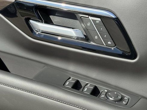 New 2026 Chevrolet Suburban LT w/ Comfort Package image 19