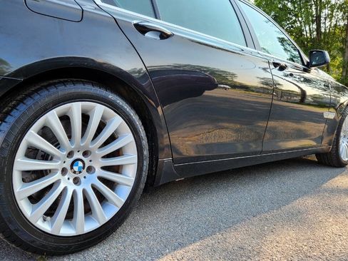 Used 2011 BMW 750Li xDrive image 17