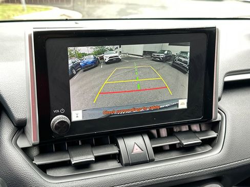 Used 2025 Toyota RAV4 LE AWD/4WD image 23