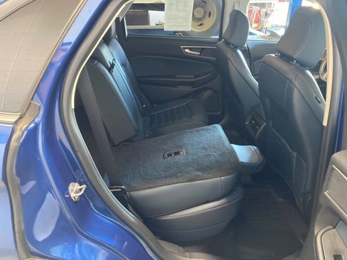 Used 2023 Ford Edge SEL w/ Sport Appearance Package image 9