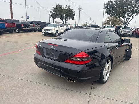 Used 2011 Mercedes-Benz SL 550 image 3