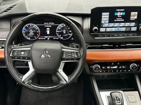 Used 2023 Mitsubishi Outlander SEL image 17