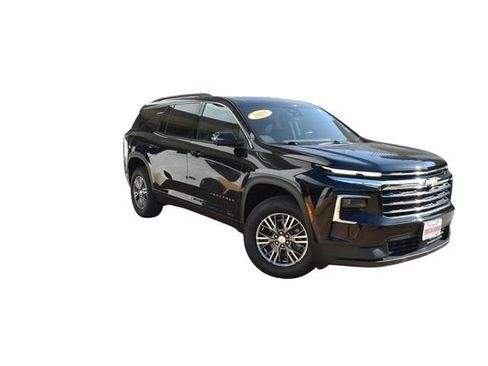 Used 2025 Chevrolet Traverse LT w/ Driver Confidence Package FWD image 2