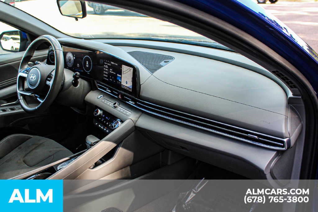 Used 2025 Hyundai Elantra SEL FWD image 22