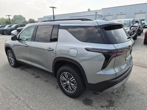Used 2026 Chevrolet Traverse LT w/ Driver Confidence Package AWD/4WD image 8
