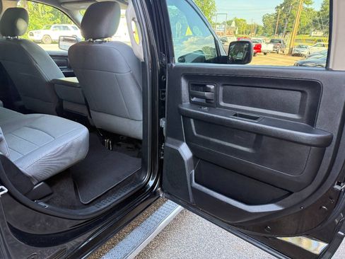 Used 2017 RAM 1500 Express AWD/4WD image 19