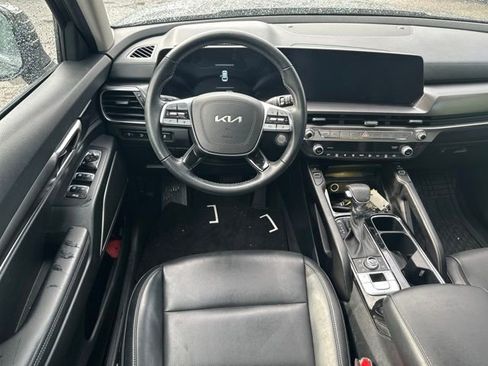 Used 2024 Kia Telluride S FWD image 11