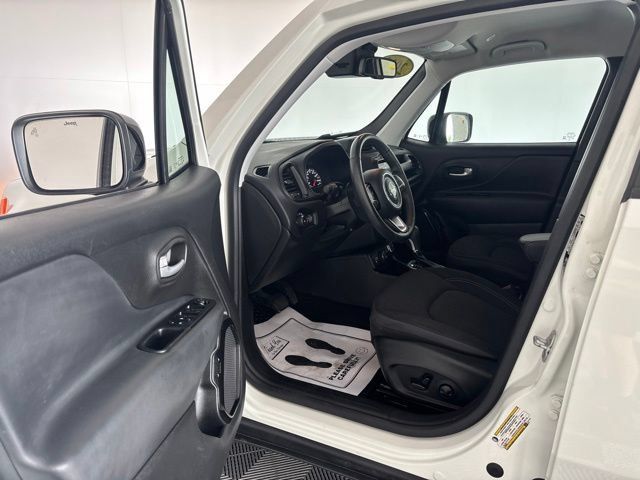 Used 2023 Jeep Renegade Altitude w/ Convenience Group I AWD/4WD image 18