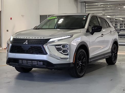 Used 2023 Mitsubishi Eclipse Cross LE image 1