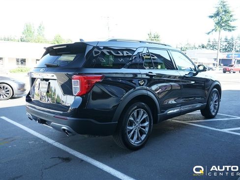 Used 2022 Ford Explorer Limited w/ Class IV Trailer Tow Package AWD/4WD image 4