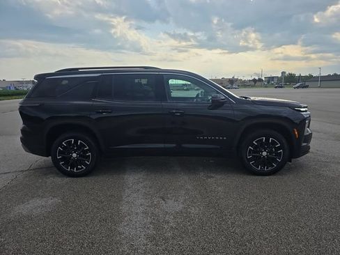 Used 2026 Chevrolet Traverse LT w/ Sun and Wheel Package FWD image 14
