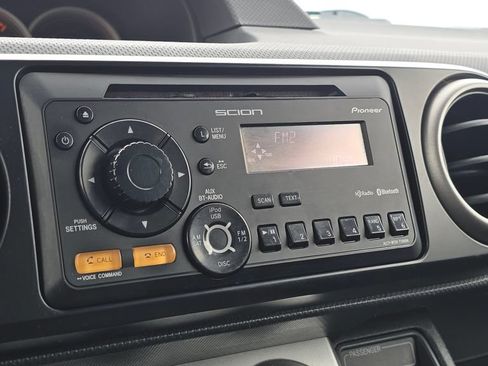 Used 2012 Scion xB FWD image 29