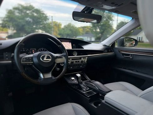 Used 2016 Lexus ES 350 w/ Navigation System Package FWD image 10