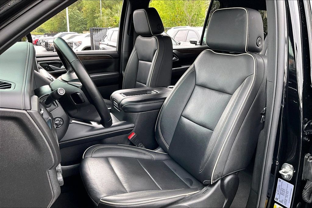Used 2024 Chevrolet Suburban Premier AWD/4WD image 19