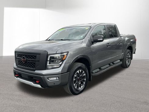 Used 2023 Nissan Titan PRO-4X w/ Pro-4x Convenience Package AWD/4WD image 7
