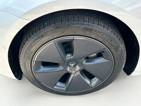 Used 2022 Tesla Model 3 Long Range image 33