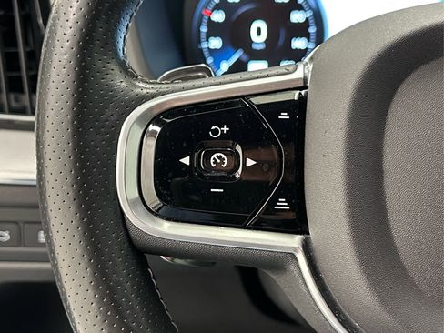 Used 2018 Volvo XC60 T8 R-Design w/ Convenience Package image 25